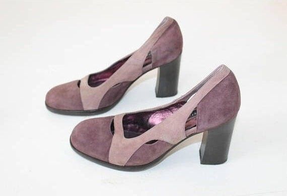 Suede Pelle Lilac Viola Reale Pelle Boho Chic Scarpe Tagliate Fuori Stabile Heel Retro Grandma Scarpe Chunky PLATFORM US donne 6 Uk 3.5 Eur 36 Granny Shoes, Classy Shoes, Shoes Heels Pumps, Chunky Platform, Pump Shoes, Mary Janes, Boho Chic, Classic Style, Lilac