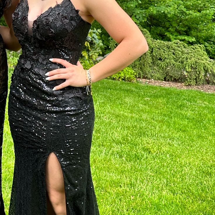 Very Pretty Dress. Size 6/8, Some Alterations. 5 3" With 5" Heels. It's Black With Flowers Down The Front. Can Pull Dress As Tight Or Loose As You Want. Black V-neck Dress With Paisley Print, Pretty Dress, Long Black Dress, Long Black, Pretty Dresses, Tights, Colorful Dresses, Prom Dresses, Black Dress