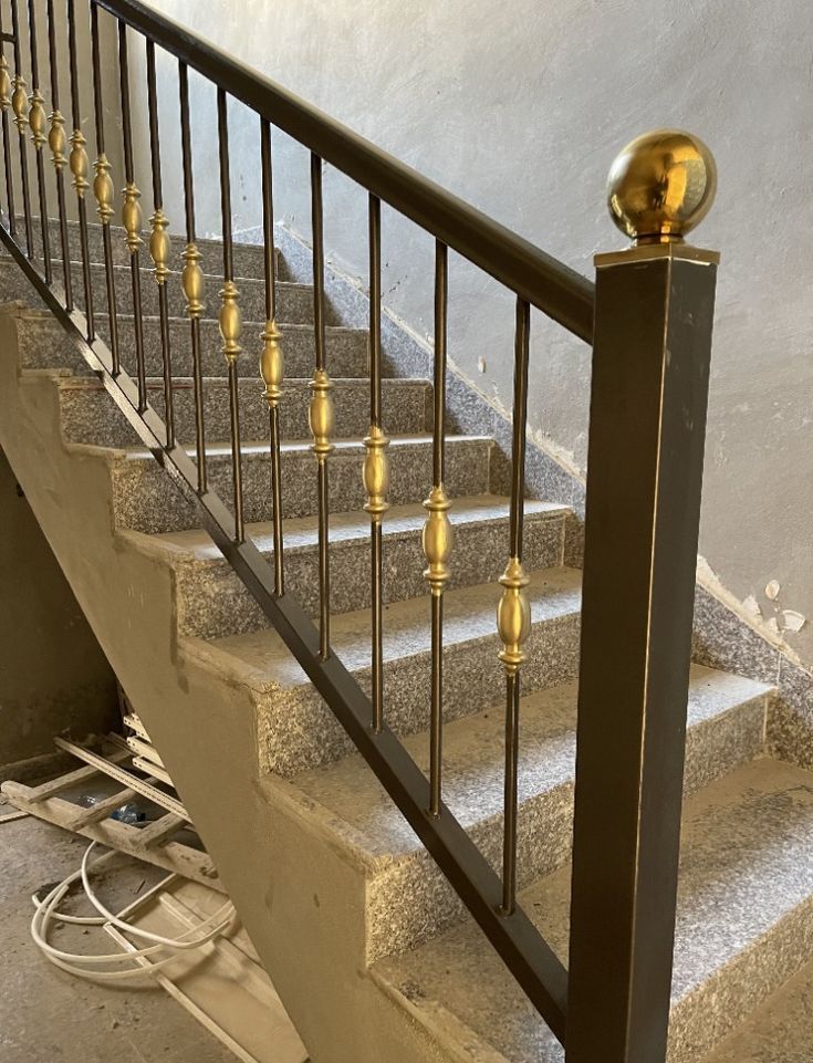 We are supplying best quality Brass Stair Railing in India since 1994. Stair Grill Design Modern, Lazer Cut Designs Metal, Iron Staircase Railing Modern, Staircase Iron Railing, Staircase Grill Design, Brass Stair Railing, Stairs Grill Design, درابزين السلم, درج السلم