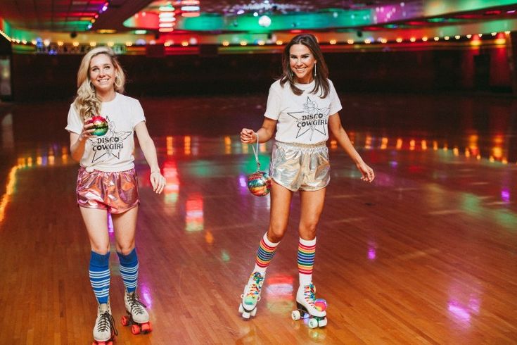 Roller Disco Party, Disco Party Costume, Disco Roller Skating, Skate Outfit, Roller Skate Birthday, Roller Skating Outfits, Skate Birthday, Roller Skating Party, Disco Club