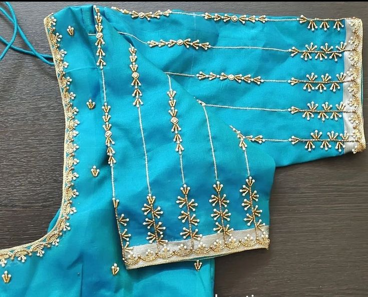 Magam Work Designs, Blue Blouse Designs, Latest Bridal Blouse Designs, Latest Blouse Designs Pattern, Maggam Work Designs, Aari Blouse, Simple Work, Traditional Blouse Designs, Latest Model Blouse Designs