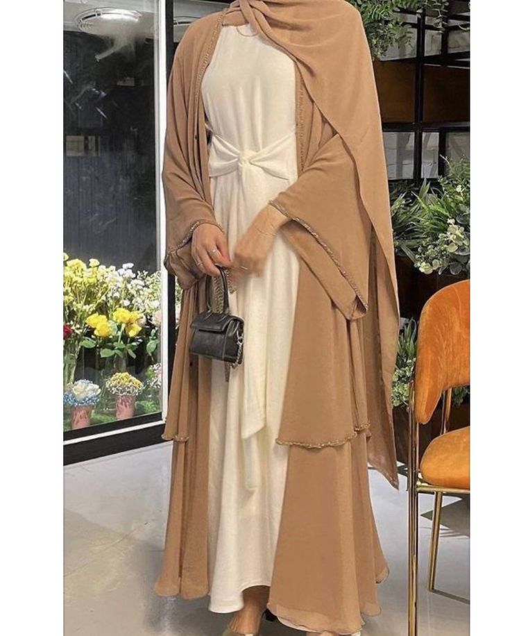 Made from the softest and the most comfortable chiffon material, our Reem Three-Piece Abaya Set is sure to win hearts Hijab Inner, Abaya Hijab, Hijabi Fits, Stile Hijab, Eid Outfit, Abaya Style, Hijabi Fashion Casual, Mode Abaya, Muslim Fashion Hijab