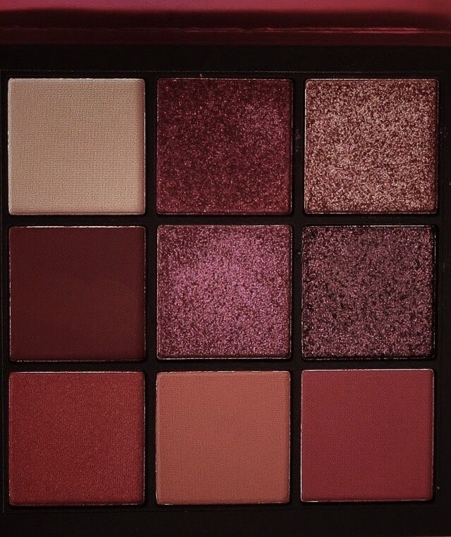 Red eyeshadow palette. Red Eyeshadow Looks, Maroon Makeup, Red Eyeshadow Palette, Makeup Pallettes, Maroon Eyeshadow, Burgundy Colour Palette, Burgundy Eyeshadow, Makeup Looks For Green Eyes, Orange Makeup