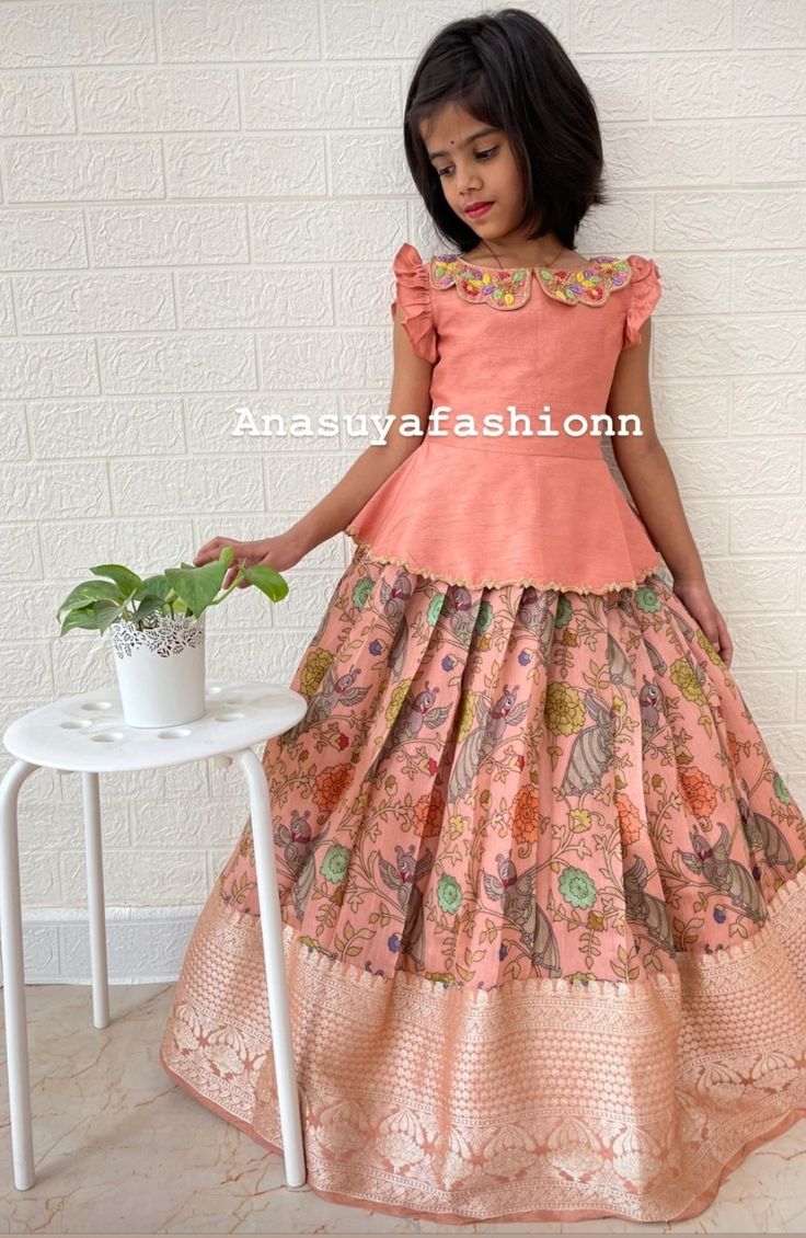 Parikini Designs For Kids, Kids Blouse Designs For Lehanga, Pattu Langa Blouse Designs, Kids Pattu Langa Designs, Pattu Langa For Kids, Pattu Pavadai Blouse Designs, Pattu Pavadai Kids Blouse Designs, Pattu Lehenga For Kids, Langa Blouse For Kids