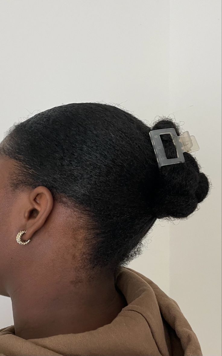 Afro Claw Clip, 4c Hair In Claw Clip, Afro Claw Clip Hairstyles, Claw Clip Black Hair, 4c Claw Clip, Claw Clips Aesthetic, Natural Hair Pictures, Claw Clip Hairstyle, Clip Hairstyle