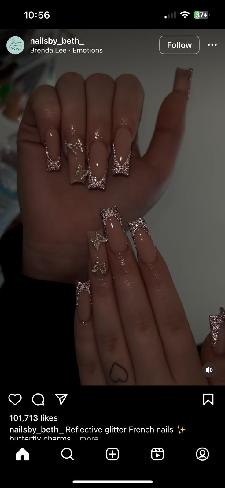 Year 10 Formal Nails, Simple Nails For Graduation, Senior Nails Ideas 2025, Cute Hoco Nails For Black Dress, 13th Birthday Nails Ideas, Golden Birthday Nails, Nails For 13th Birthday, Butterfly Gem Nails, Simple Square Nail Designs