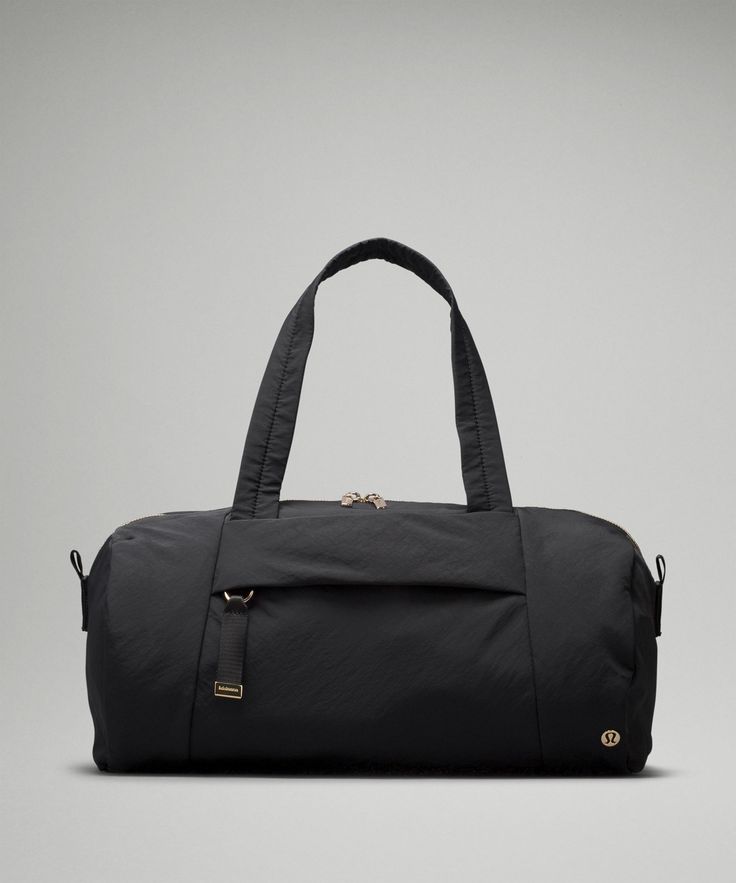 The perfect travel companion for your next adventure. Roomy enough for all your gear, durable enough to withstand anything, and stylish enough to turn heads. #travel #dufflebag Home Gym On A Budget, Gym Studio, Ski Shop, Gym Essentials, Workout Essentials, Running Workout, The Gym, Beyonce, Belt Bag