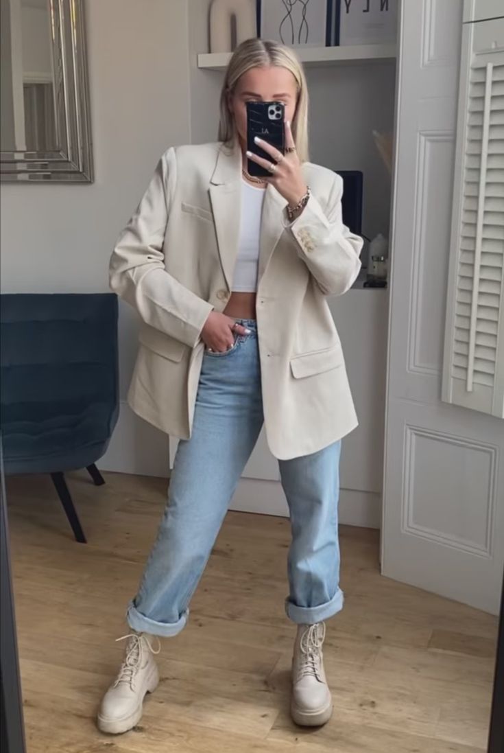 Beige Combat Boots Outfit, Army Boots Outfit, Cream Boots Outfit, Cream Jacket Outfit, Chunky Boots Outfit, Beige Blazer Outfit, Beige Boots Outfit, Biker Boots Outfit, Beige Chelsea Boots