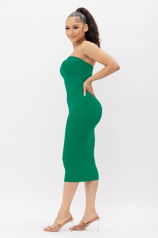 This Kelly Green Tube Knit Midi Dress is a versatile and essential addition to any wardrobe. Made with a basic tube knit design, it offers comfort and style for any occasion. With its midi length, it provides a modern and flattering silhouette. A must-have piece for effortless and chic dressing. Fabric & fit: 70% RAYON 30% NYLON Model is wearing size small. Chic Dressing, Knit Midi, Swimwear Sale, Knit Midi Dress, Kelly Green, Knitting Designs, Midi Length, Midi Dress, Wardrobe