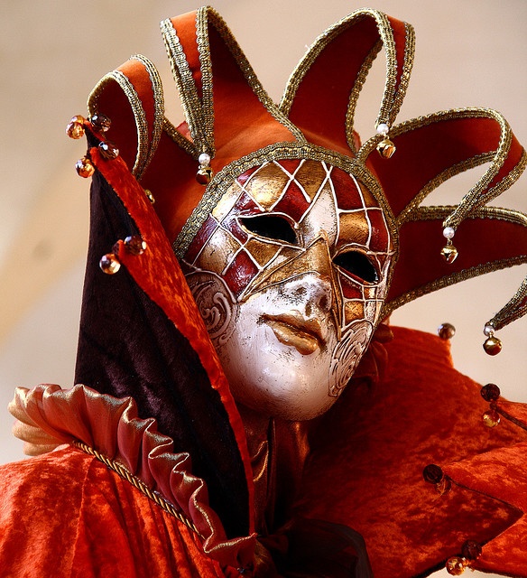 carnival of venece Romeo I Julia, Jester Mask, Venice Carnival Costumes, Poetry Slam, Pierrot Clown, Circus Aesthetic, Fancy Stuff, Venice Mask, Venetian Carnival Masks