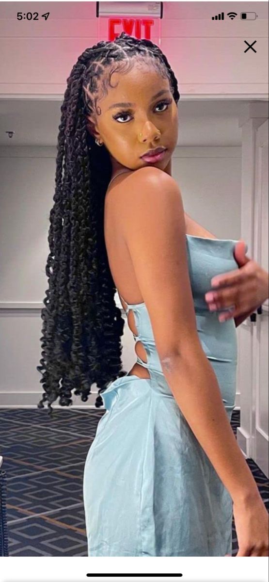 Black Hair Graduation Styles, Braids For Graduation Cap, Black Girls Graduation Hairstyles, Prom Braids For Black Women, Senior Picture Hairstyles Black Women, Graduation Hairstyles Braids, Graduation Braids Hairstyles, Simple Graduation Hairstyles, Braids For Graduation