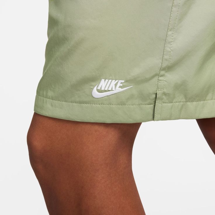 Simple and comfortable, you really can have it all in the Nike Club Flow Men's Shorts. With the outer drawstring, you'll find that perfect fit and can even switch from tight during the day to loose at night. Plus, if you need to carry your keys, the back pocket closes. Fabric: 100% polyester. Drawstring closure. Hand pockets. Back pocket with hook and loop closure. Soccer Shop, White Kicks, Gym Fits, Newest Jordans, Disc Golf, Nike Outfits, Kids Sweatshirt, Work Casual, Nike Sportswear