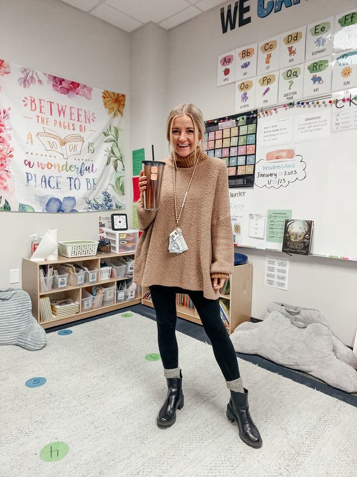 Paraprofessional Outfits, Teacher Winter Outfits, Teacher Appropriate Outfits, Teacher Work Outfit, Student Teaching Outfits, Casual Teacher Outfits, Casual Teacher Outfit, Teacher Attire, Cute Teacher Outfits