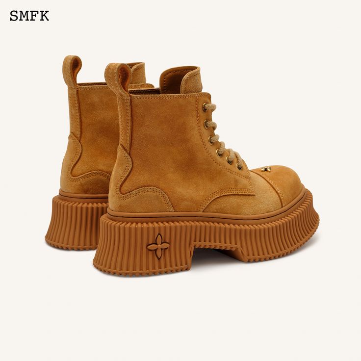 SMFK Compass Gingerbread Desert Boots Size: 35/36/37/38/39 SIZE CHN 35 225 36 230 37 235 38 240 39 245 Material: Cow-Suede, Rubber The product is made of Suede materials, water splashes and oil stains can be found obvious, water-oil proof spray is recommended to apply. Suede Platform Boots With Round Toe, High-top Suede Platform Boots With Reinforced Heel, Suede High-top Platform Boots With Lug Sole, Suede High-top Platform Boots With Reinforced Heel, Suede High Ankle Platform Boots With Reinforced Heel, Suede Platform Boots With Lug Sole And Round Toe, Suede Platform Boots With Closed Toe, Suede Closed Toe Platform Boots, Suede Platform Boots With Reinforced Heel