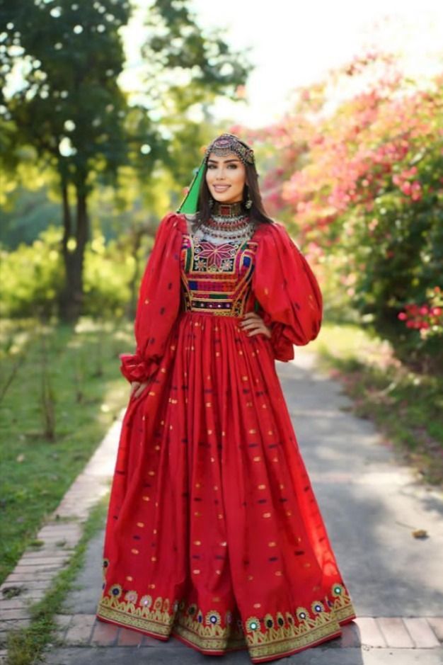 New Afghan Dresses Modern Simple #masacouture #UnitedStates #Usa #Us #germany #afghaniclothes #fashion Afghan Dresses Modern, Afghan Traditional Dresses, Afghani Clothes, Party Wear Gowns, Afghan Clothes, Afghan Dresses, Dresses Simple, Stylish Dresses For Girls, Modern Dress