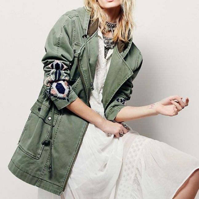 Free People Jacket Trendy Long Sleeve Spring Parka, Trendy Long Sleeve Parka For Spring, Long Sleeve Khaki Parka For Spring, Khaki Spring Parka, Khaki Long Sleeve Parka For Spring, Khaki Long Sleeve Spring Parka, Green Spring Parka For Work, Green Parka For Spring Workwear, Green Spring Parka With Pockets