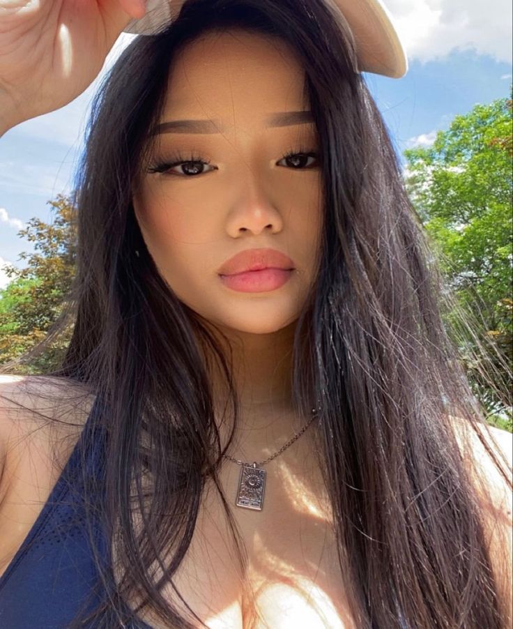 Asian Baddie Aesthetic, Asian Baddie Makeup, Asian Baddie, Latina Makeup Looks, Latina Makeup, Tanned Makeup, Soft Makeup Looks, Pretty Makeup Looks, Types Of Makeup