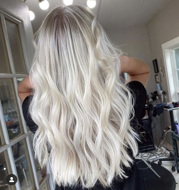 Full Platinum Blonde Hair, Platinum Blonde Root Smudge, Blended Platinum Blonde, Balayage Hair Platinum Blonde, Platinum Blonde Hair With Money Piece, Ice Blonde Hair With Lowlights, Platinum Blonde Hair Balayage, Platinum Ice Blonde Hair, Icy Blonde Hair Balayage