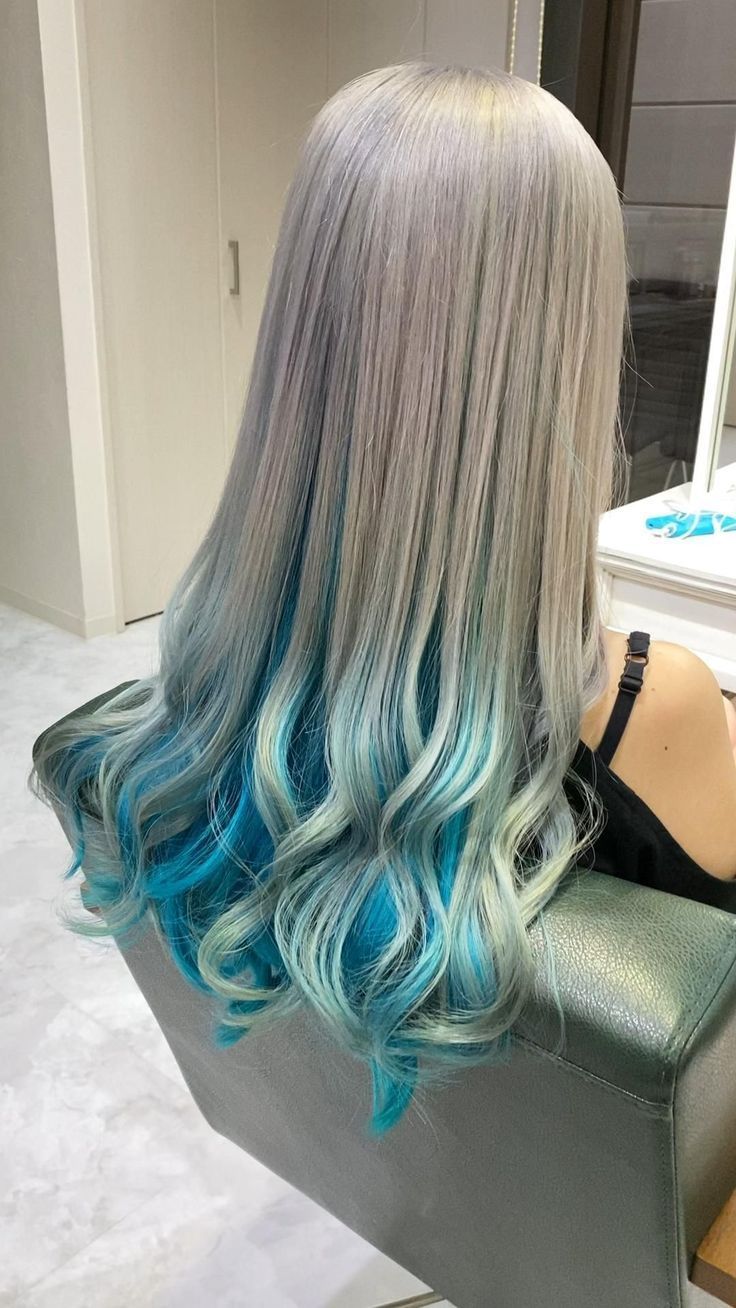 Turquoise Hair Dye, Blonde And Blue Hair, Hair Dyed Underneath, Hair Dye Videos, Hair Dye Tips, Peekaboo Hair, Turquoise Hair, Hair Color Blue, Pastel Hair