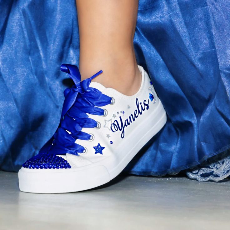 Quinceanera Sneakers, Quince Shoes Sneakers, Royal Blue Quinceanera Ideas, Xv Shoes, Quinceañera Shoes, Blue Quinceanera Ideas, Quince Shoes, Chambelanes Outfits, Quinceanera Blue