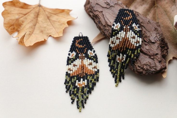 Lizard Pattern, Colors Art, Handmade Earrings Beaded, Jewelry Statement, Seed Bead Earrings, Earrings Boho, Fringe Earrings, Art Jewelry, Boho Hippie