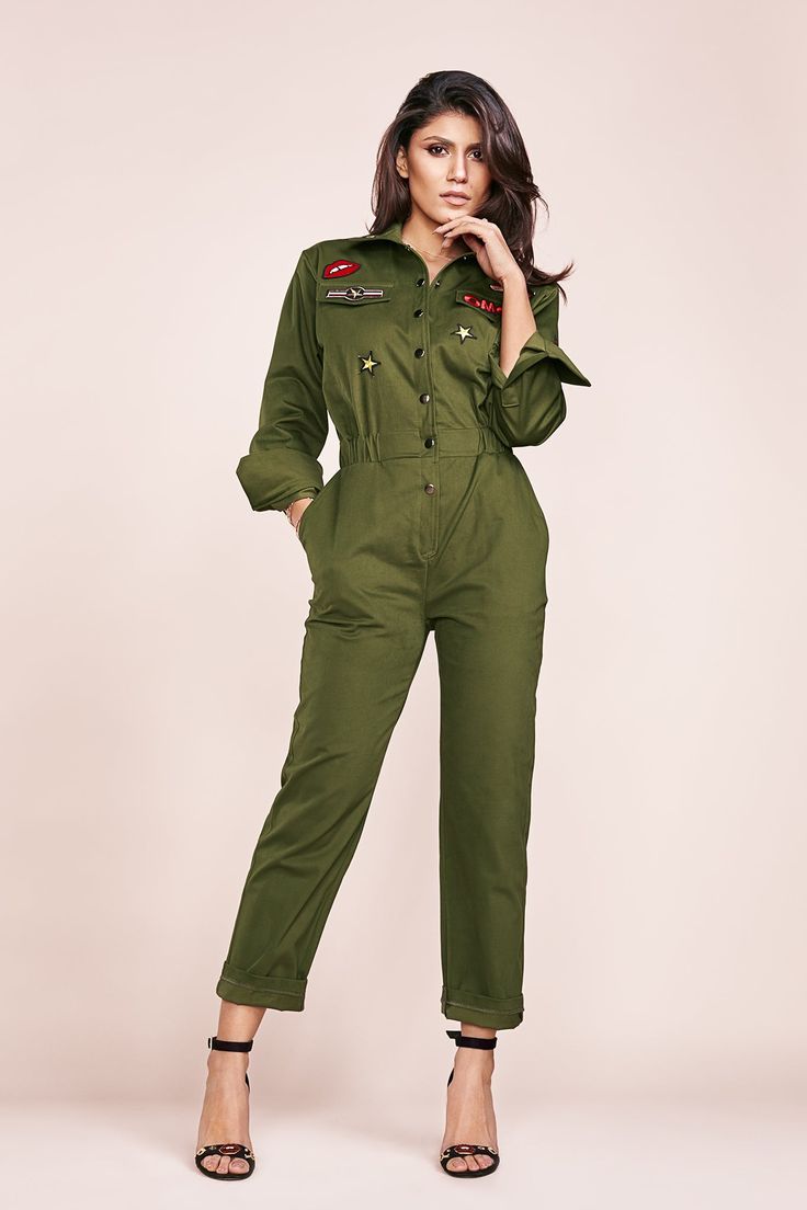 A cool off-duty style, this military-inspired design sewing pattern has straight leg bottoms and long sleeves with side pockets. Light cut, faux chest pockets, relaxed fit., you can pair it with both urban-sport or elegant-chic pieces. We recommend wearing plimsolls for a perfect look. With woven fabric material, the light cut and the highlighted waist make the jumpsuit one of your favourites. No one will believe you made this yourself! PATTERN INCLUDES Sizes EU: 34, 36, 38, 40, 42, 44, 46 Each Boiler Suit Pattern, Tiered Skirt Pattern, Jumpsuit Sewing Pattern, Jumpsuit Sewing, Wrap Playsuit, Suit Sewing Patterns, Urban Sport, Jumpsuit Pattern Sewing, Women's Sewing Pattern