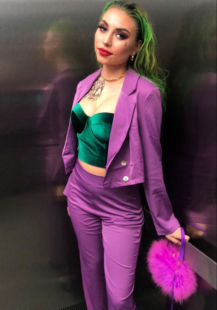 women’s joker costume | purple suit | green corset | halloween costume 2023 | green hair costume Good Last Minute Halloween Costumes, Costume Party Ideas Women, Joker Costume Girl Outfit, Joker Outfit Women, Joker Costume For Women, Joker Diy Costume Female, Joker Costume Woman, Film Costume Ideas Women, Female Joker Costume Outfits