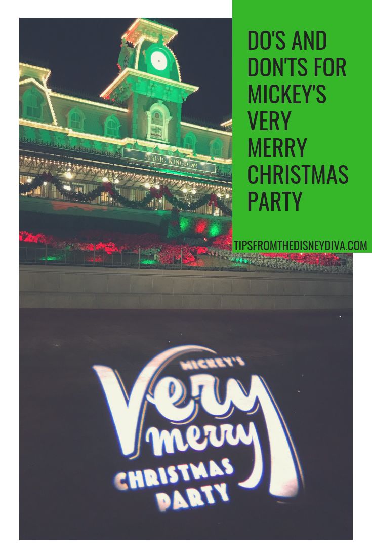 there is a very merry christmas party sign in front of the building with lights on it