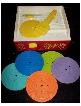 there are many different colored discs in the box