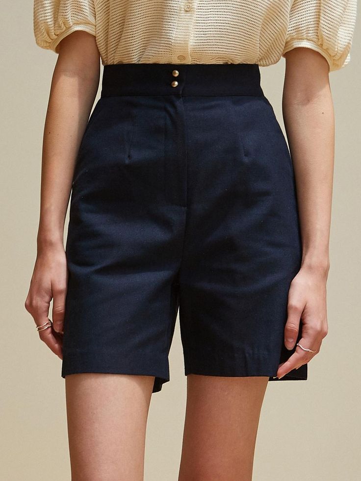 Composition : COTTON 50%, POLYESTER 40%, LINEN 10%Country of Origin : KOREA Elegant Knee-length Shorts With Belt Loops, Elegant Bermuda Shorts With Belt Loops, Elegant Cotton Bermuda Shorts, Spring Navy Shorts With Pockets, Classic High-waisted Shorts With Belt Loops, Elegant Cotton Knee-length Shorts, Elegant High-waisted Bermuda Shorts With Pockets, Navy Shorts With Pockets For Spring, Elegant High-waisted Bermuda Shorts For Work