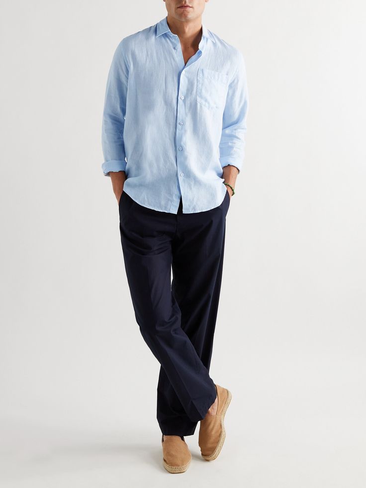 Vilebrequin's sky-blue 'Caroubis' shirt is a great choice for hot and humid climates, it will keep you feeling cool and looking sharp. Made from pure linen that only gets softer with wash and wear, it's cut for a comfortable fit and has refined pearlescent buttons. White Shirt Casual Outfit Men, Men In Blue Shirt, Relaxed Fit Shirt Men, Blue Shirt Outfit Men Casual, Blue Linen Pants Outfit Men, Blue Button Down Shirt Outfit Men, Light Blue Dress Shirt Outfit Men, Sky Blue Outfit Men, Mens Button Down