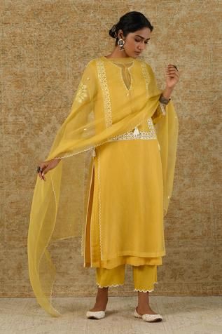 Shop for Devnaagri Yellow Chanderi Embroidered Kurta Set for Women Online at Aza Fashions Organza Kurta, Kimono Wrap Dress, Yellow Lehenga, Organza Lehenga, Embroidery On Kurtis, Kurti Embroidery Design, Blouse Measurement, Floral Gown, Sharara Set