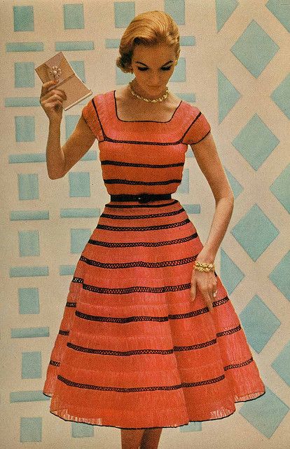 Vintage frockage  | More fashion lusciousness here: http://mylusciouslife.com/photo-galleries/historical-style-fashion-film-architecture/ Mode Tips, Look Retro, Retro Mode, Victoria Secrets, Vestidos Vintage, 1950s Dress, Moda Vintage, Look Vintage, 50s Fashion