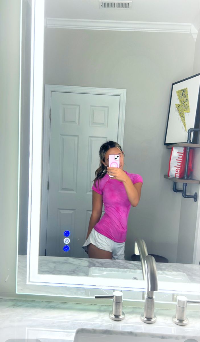 Lululemon Outfit Inspo Summer, Preppy Outfits Mirror Pic, Preppy Mirror Selfie, Preppy Mirror Pics, Cute Lululemon Outfits Summer, Lulu Lemon Outfits, Cute Lululemon Outfits, Lulu Fits, Preppy Pfps