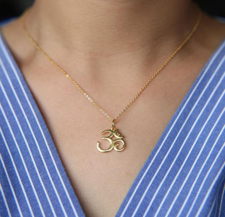 fine pure 925 sterling silver 41 5cm chain high polish sparking gold color women ohm om india symbol yoga necklace Om India, Om Necklace Silver, Gold Pendants For Men, Om Necklace, Locket Design, Om Pendant, Yoga Necklace, Gold Gift Boxes, Om Symbol