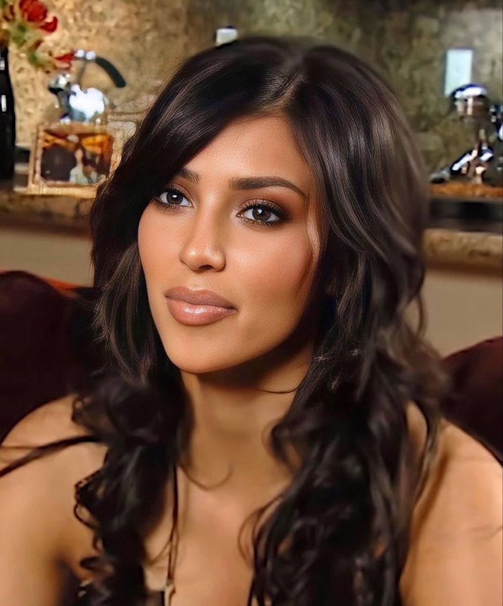 Kim K Natural Makeup, Kim K Lip Combo, Kim Kardashian 2000's Makeup, Kim Kardashian Makeup 2000s, Kim K 2000s, 2006 Makeup, Kim Y2k, Kim Kardashian Highlights, Kim Kardashian 2000's