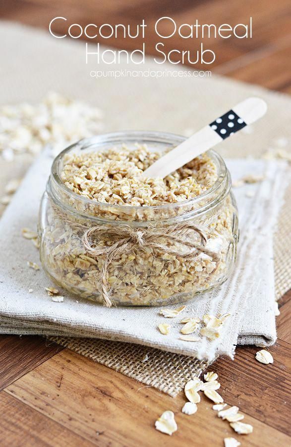 Exfoliate skin with this easy to make homemade coconut oatmeal scrub. Body Scrub Homemade Recipes, Oatmeal Scrub, Face Scrubs, Coconut Oatmeal, Diy Coconut, Body Scrub Recipe, Homemade Scrub, Sugar Scrub Recipe, Diy Kosmetik