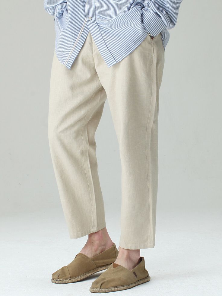 Editor's NotesHALBKREIS' wide-fit pants are made of linen blended fabric, giving a breathable and comfortable feeling.- Button and zipper closure- Durable and breathable fabric- Linen blended material- Wide fit silhouette- Versatile itemMeasurements (in.)S/M/L- Length: 35.23 / 35.62 / 36.02 in.- Waist: 15.15 / 16.14 / 17.12 in.- Thigh: 13.58 / 13.97 / 14.37 in.- Front rise: 12.40 / 12.79 / 13.18 in.- Hem: 7.24 / 7.51 / 7.79 in.*Model InformationMan - Height: 5'83 Fitting size SComposition & Care- 85% Linen, 15% Cotton- Dry Clean- Hand wash in lukewarm water- Do not tumble dry- Do not bleachDesigner- by HALBKREIS Khaki Linen Bottoms With Pockets, Relaxed Beige Wide-leg Pants, Relaxed Beige Straight Pants, Beige Bottoms With Welt Pockets For Summer, Summer Linen Chinos, Casual Neutral Wide Leg Cotton Pants, Cream Linen Pants With Pockets, Relaxed Straight Leg Bottoms In Neutral Color, Relaxed Beige Trousers