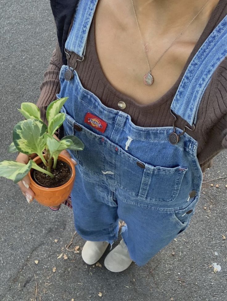 Granola Summer Outfits, Overalls Outfit, Skandinavian Fashion, Looks Party, Fall Fits, Mode Inspo, Denim Overalls, Mode Inspiration, Dream Clothes