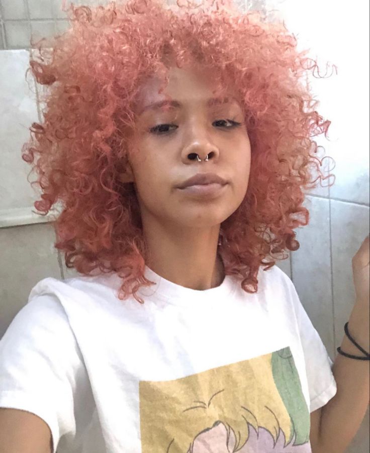 Pinkish Brown Hair, Peachy Hair Color, Pink Peach Hair, Dyed Curly Hair, Kpop Hair, Dyed Hair Inspiration, Colored Curly Hair, Hairdos For Curly Hair, Natural Curls Hairstyles