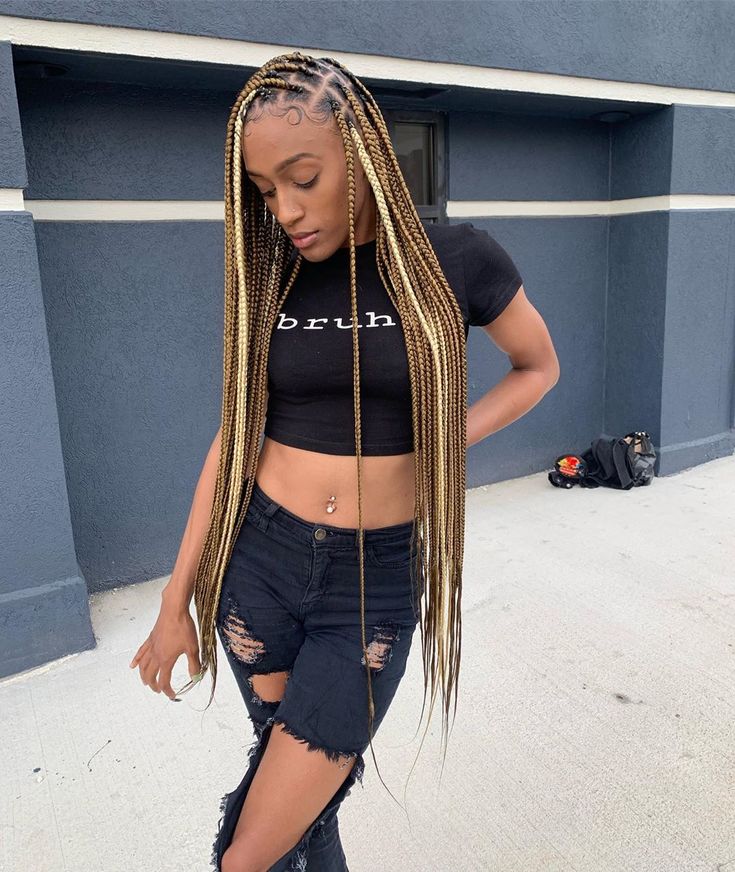 Cole Your braider on Instagram: “KNOTLESS TAKEOVER 🔥  No tension & light Weight • • • ———————————————————— #AtlantaBraider #ProtectiveStyle #BraidsAtlanta #TravelingStylist…” Blonde Medium Knotless Braids, Colored Knotless, Medium Knotless Braids, Hair Dues, Medium Knotless, Vacation Hair, Brown And Blonde, Colored Braids, Red To Blonde