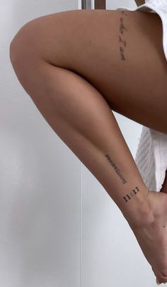 Dainty Meaningful Tattoos For Women, Formidable Tattoo, Tattoos On Thigh For Women, Small Cool Tattoos For Women, Small Woman Tattoos, Tattoo Foot Woman, Back Hip Tattoos Women, Sentence Tattoos For Women, Simple Cute Tattoos For Women