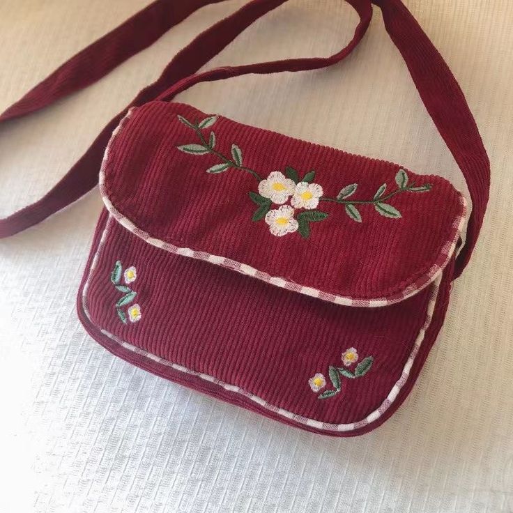 Embroidered Cross, Shoulder Bag Vintage, Pretty Bags, Cross Bag, Bag Vintage, Cute Bags, Dream Clothes, Small Bag, Fun Bags