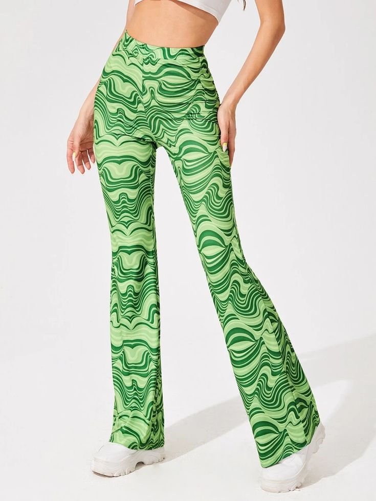 SHEIN Allover Print Flare Leg Pants | SHEIN USA High Waist Flare Pants, Work Pants Women, Slacks For Women, Style Japonais, High Waist Fashion, Flare Leg Pants, Bell Bottom Pants, Bell Bottom, Outfit Casual