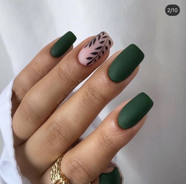 Winter Dance, Dark Green Nails, Green Nail Designs, Heart Nail, Green Nail, Fall Nail Colors, Orange Nails, Autumn Nails, Short Acrylic Nails