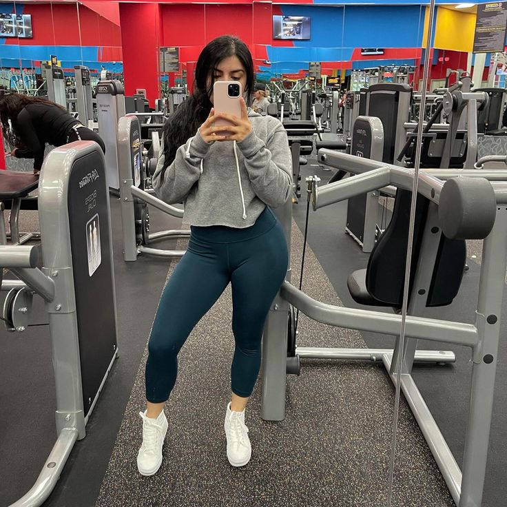 Affordable Gym Outfits Gym Outfit With Vans, High Vans Outfit, White Hightop Vans Outfit, Vans Gym Outfit, Vans Gym, White Hightop Vans, High Top Vans Outfit, Outfits With High Tops, Target Leggings