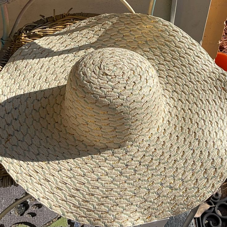 New Halston Hat Super Cute Lite And Big Floppy Style ! Beige Wide Brim Hat For Warm Weather, Beige Fedora Hat For Warm Weather, Beige Flat Brim Hat For Day Out, Flat Brim Beige Hat For Day Out, Beige Fedora For Warm Weather, Beige Brimmed Hat For Warm Weather, Beige Hat For Day Out, One Size Fits Most, Cream Flat Brim Hat For Day Out, Cream Wide Brim Hat For Beach Season