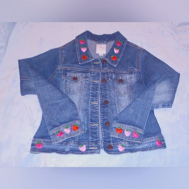 Children's Place Denim Jean Jacket Kids 14 Xl W/ Strawberry Applique Patches, In Red, Dark Pink & Light Pink. Smal Sequins On The Strawberries. Denim Jacket Was Never Worn & The Strawberry Patches Are New & Just Added To The Jacket! So Cute & Fun!! Please See All Pics & Ask Any Questions. Cute Medium Wash Cotton Denim Jacket, Cute Denim Jacket With Pockets For Winter, Cute Medium Wash Denim Jacket, Cute Medium Wash Cotton Outerwear, Spring Cute Denim Jacket With Pockets, Cute Denim Blue Outerwear With Pockets, Cute Denim Jacket For Fall, Cute Medium Wash Outerwear For Spring, Cute Denim Blue Cotton Outerwear