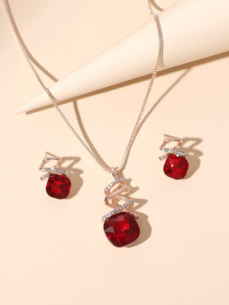 Red Jewelry Set, Ruby Jewelry Necklaces, Unique Wedding Jewelry, Expensive Jewelry Luxury, Crystal Jewelry Sets, Jewelry Accessories Ideas, Bangles Jewelry Designs, Bride Accessories, Women's Jewelry Sets