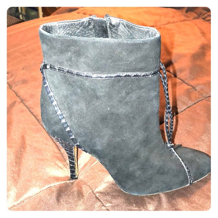 Amazing Zac Posen Suede And Leather Trim Bootie Size 9 Evening Suede Boots With Ankle Strap, Leather Ankle Strap Boots For Night Out, Chic Closed Toe Boots With Suede Lining, Leather Boots With Ankle Strap For Night Out, Party Heels With Suede Lining For Fall, Evening Suede Boots With Wrapped Heel, Luxury Suede Boots For Night Out, Elegant Black Boots With Wrapped Heel, Chic Suede Ankle Strap Boots